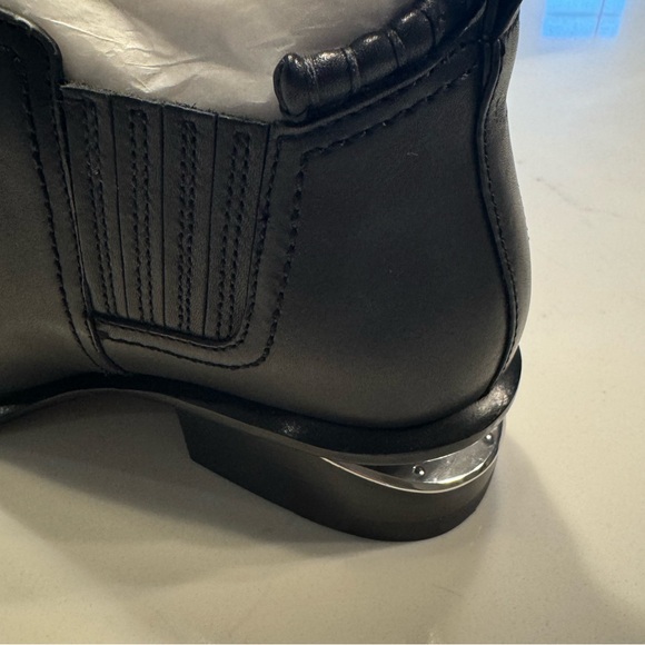Alexander Wang “Kori” ankle boot.  Black leather. Size 9. Mint condition. - Picture 5 of 6